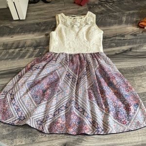 Cute dress! Hardly word! Built in pads, meshed top